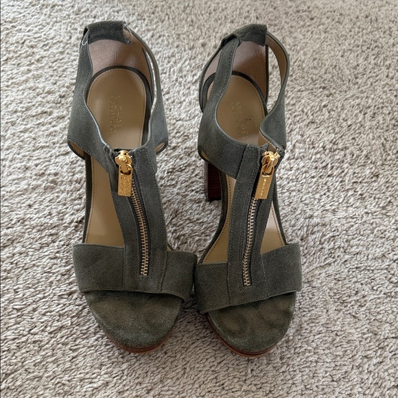 Michael Kors Berkley Heels - Picture 1 of 4